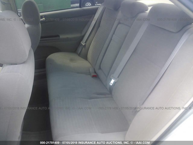 4T1BF32K95U610353 - 2005 TOYOTA CAMRY LE/XLE/SE ნაცრისფერი ფოტო 8