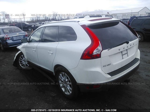 YV4992DZXA2108419 - 2010 VOLVO XC60 T6 WHITE photo 3