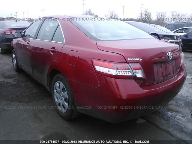 4T1BF3EK3BU640102 - 2011 TOYOTA CAMRY SE/LE/XLE RED photo 3