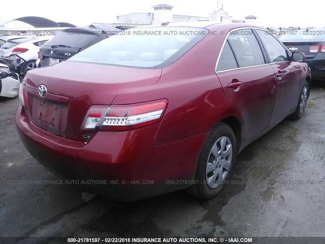 4T1BF3EK3BU640102 - 2011 TOYOTA CAMRY SE/LE/XLE RED photo 4