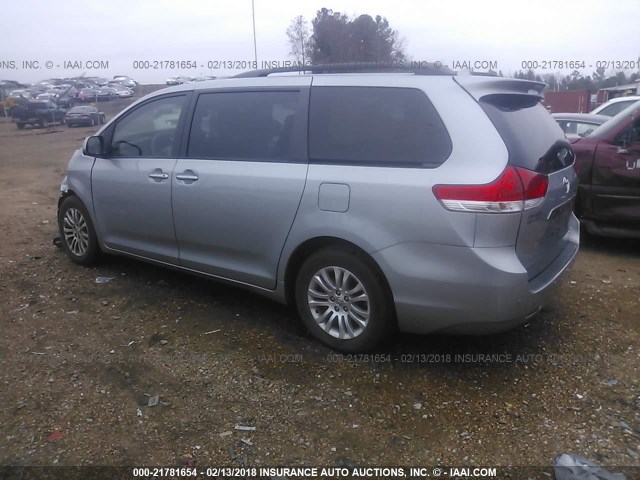 5TDYK3DC7ES519148 - 2014 TOYOTA SIENNA XLE/LIMITED SILVER photo 3