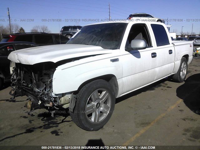 2GCEC13T561224838 - 2006 CHEVROLET SILVERADO C1500 WHITE photo 2