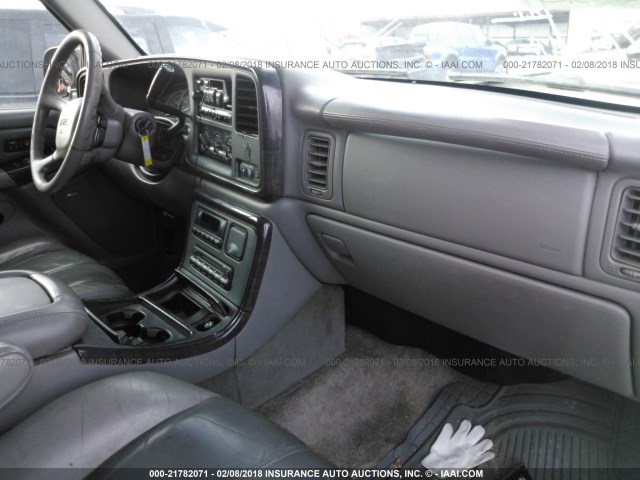 1GKEK63U62J126642 - 2002 GMC DENALI WHITE photo 5