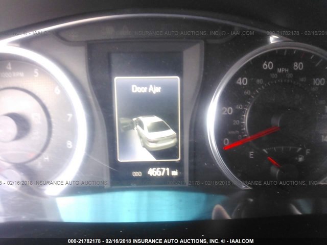 4T1BF1FK4FU070569 - 2015 TOYOTA CAMRY LE/XLE/SE/XSE Silber Foto 7