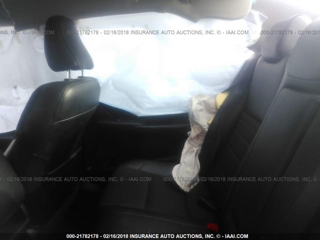 4T1BF1FK4FU070569 - 2015 TOYOTA CAMRY LE/XLE/SE/XSE Silber Foto 8