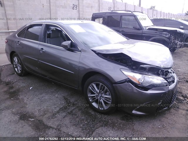 4T1BF1FK6GU596235 - 2016 TOYOTA CAMRY LE/XLE/SE/XSE GRAY photo 1
