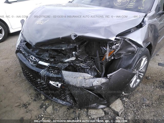 4T1BF1FK6GU596235 - 2016 TOYOTA CAMRY LE/XLE/SE/XSE GRAY photo 6
