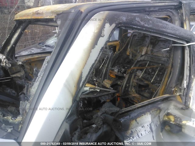 1J8HG48KX6C209287 - 2006 JEEP COMMANDER SILVER photo 6