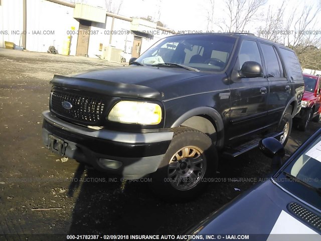 1FMRU1667YLC26278 - 2000 FORD EXPEDITION XLT შავი ფოტო 2