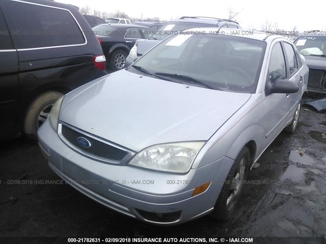 1FAFP34N57W202777 - 2007 FORD FOCUS ZX4/S/SE/SES 银色 照片 2