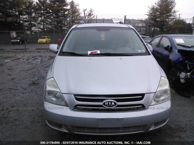 KNDMB233366097326 - 2006 KIA SEDONA EX/LX SILVER photo 6