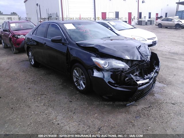 4T1BF1FK2HU393554 - 2017 TOYOTA CAMRY LE/XLE/SE/XSE BLACK photo 1