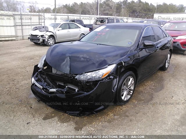 4T1BF1FK2HU393554 - 2017 TOYOTA CAMRY LE/XLE/SE/XSE BLACK photo 2