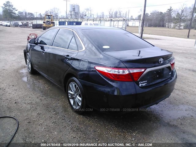 4T1BF1FK2HU393554 - 2017 TOYOTA CAMRY LE/XLE/SE/XSE BLACK photo 3
