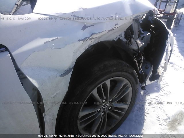 4T1BF1FK4FU893468 - 2015 TOYOTA CAMRY LE/XLE/SE/XSE Weiß Foto 6
