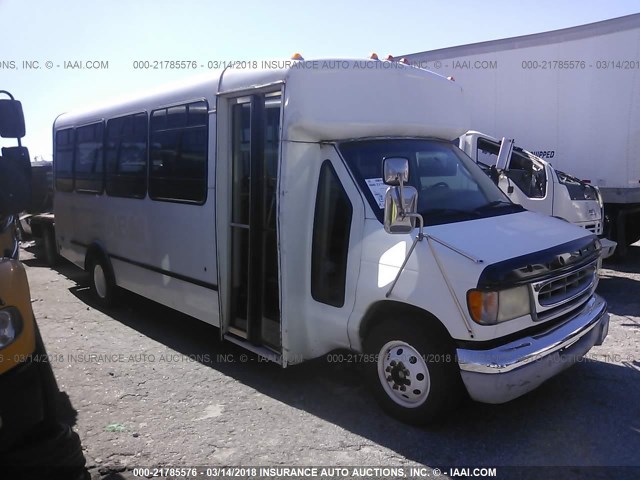 1FDXE45F23HB84962 - 2003 FORD E450 WHITE photo 1