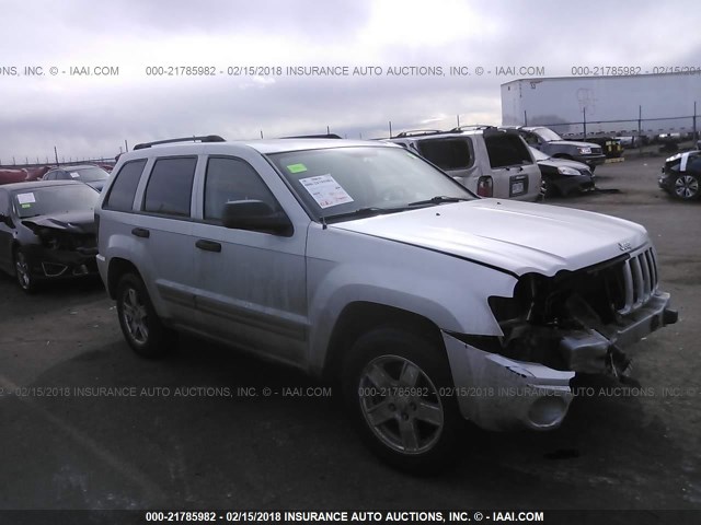 1J4GR48K25C588016 - 2005 JEEP GRAND CHEROKEE LAREDO/COLUMBIA/FREEDOM SILVER photo 1