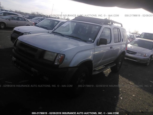 5N1ED28T8YC520747 - 2000 NISSAN XTERRA XE/SE SILVER photo 2