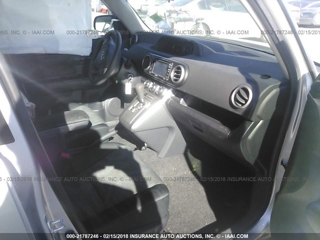 JTLZE4FE5FJ068692 - 2015 TOYOTA SCION XB ვერცხლისფერი ფოტო 5