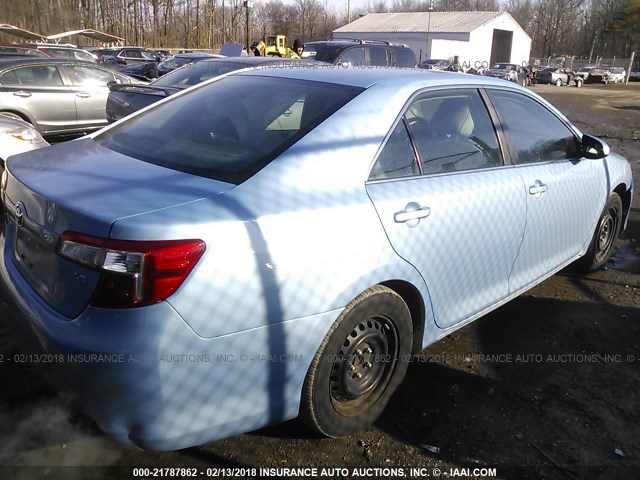 4T1BF1FK6CU586217 - 2012 TOYOTA CAMRY SE/LE/XLE 浅蓝色 照片 4