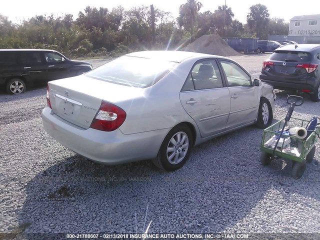 4T1BF30K73U554395 - 2003 TOYOTA CAMRY LE/XLE/SE ვერცხლისფერი ფოტო 4