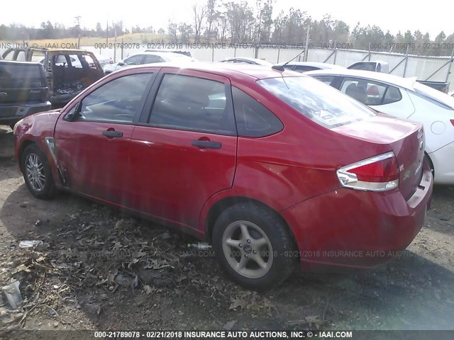 1FAHP35N78W215376 - 2008 FORD FOCUS SE/SEL/SES RED photo 3