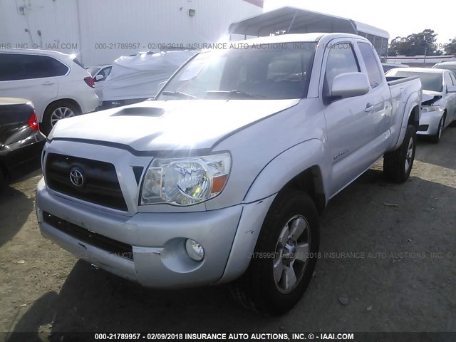 5TETU62N05Z111586 - 2005 TOYOTA TACOMA PRERUNNER ACCESS CAB SILVER photo 2