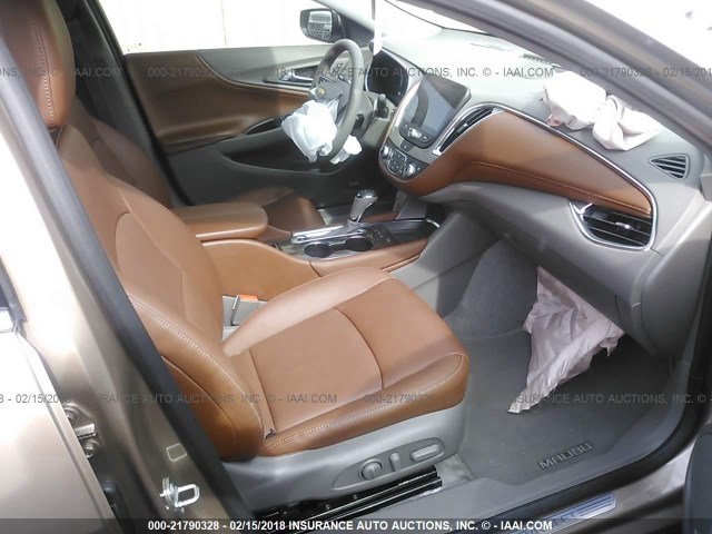 1G1ZE5SX1JF117173 - 2018 CHEVROLET MALIBU PREMIER BROWN photo 5