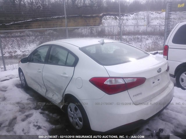 KNAFK4A61G5615679 - 2016 KIA FORTE LX WHITE photo 3