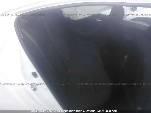 KNAFK4A61G5615679 - 2016 KIA FORTE LX WHITE photo 8