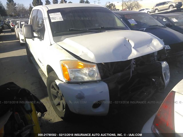 1N6BA07D98N300498 - 2008 NISSAN TITAN XE/SE/LE WHITE photo 1