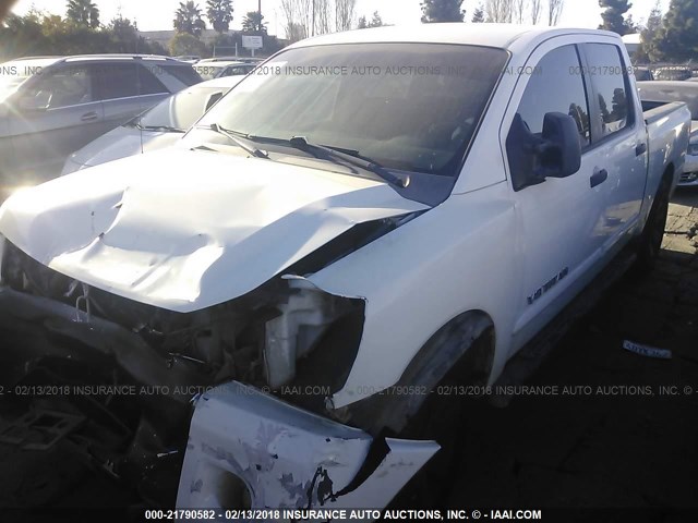 1N6BA07D98N300498 - 2008 NISSAN TITAN XE/SE/LE WHITE photo 2