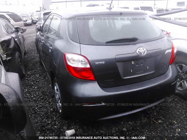 2T1KU4EE3AC518510 - 2010 TOYOTA COROLLA MATRIX  GRAY photo 3