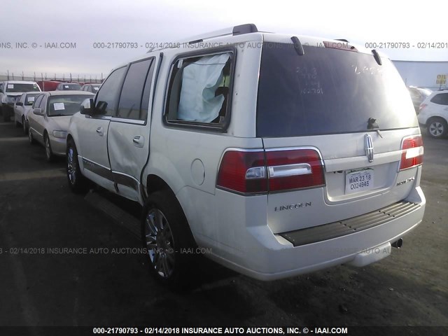 5LMFU28577LJ09115 - 2007 LINCOLN NAVIGATOR 白色 照片 3