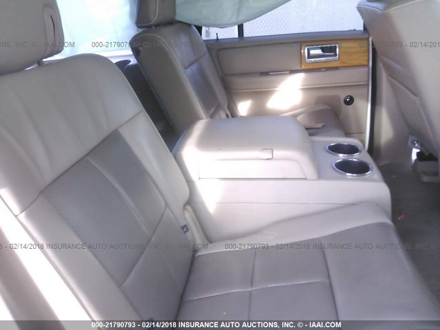 5LMFU28577LJ09115 - 2007 LINCOLN NAVIGATOR 白色 照片 8
