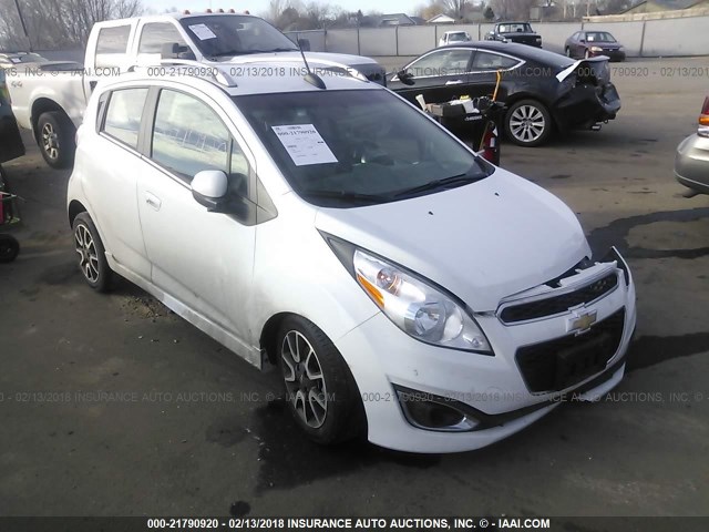 KL8CF6S93FC792381 - 2015 CHEVROLET SPARK 2LT WHITE photo 1