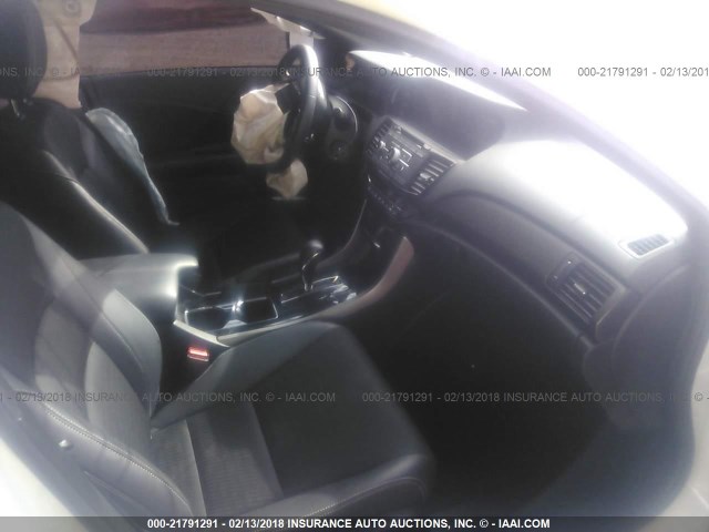 1HGCR2F53HA010000 - 2017 HONDA ACCORD SPORT 白色 照片 5
