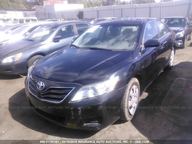 4T1BF3EK2BU747061 - 2011 TOYOTA CAMRY SE/LE/XLE BLACK photo 2
