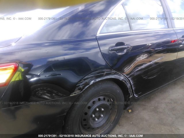 4T1BF3EK2BU747061 - 2011 TOYOTA CAMRY SE/LE/XLE BLACK photo 6