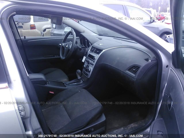 1G1ZC5E08AF131320 - 2010 CHEVROLET MALIBU 1LT SILVER photo 5
