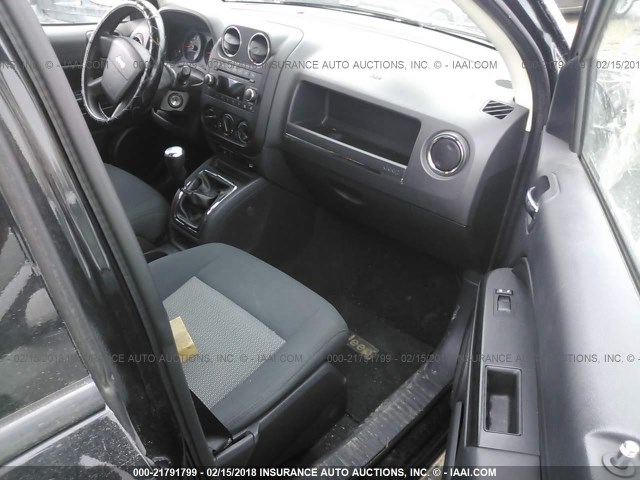 1J4FF47B19D204362 - 2009 JEEP COMPASS SPORT BLACK photo 5