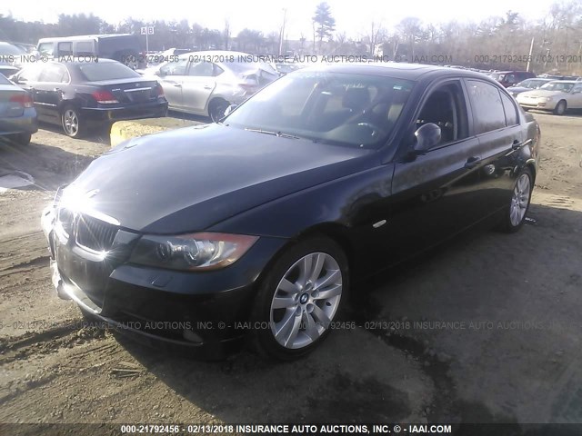 WBAVB17526NH93028 - 2006 BMW 325 I AUTOMATIC შავი ფოტო 2