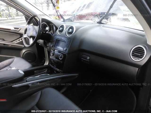 4JGBB8GB5BA627634 - 2011 MERCEDES-BENZ ML 350 4MATIC BLACK photo 5