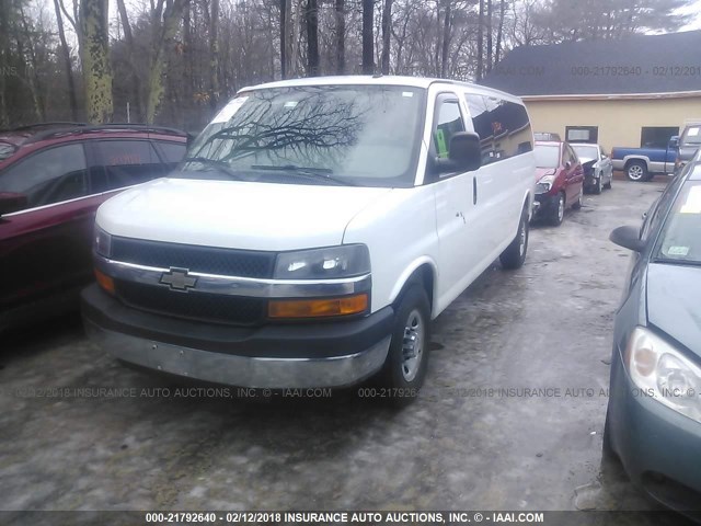 1GAZG1FA1D1150703 - 2013 CHEVROLET EXPRESS G3500 LT WHITE photo 2