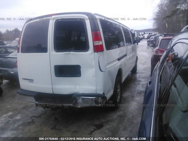 1GAZG1FA1D1150703 - 2013 CHEVROLET EXPRESS G3500 LT WHITE photo 4