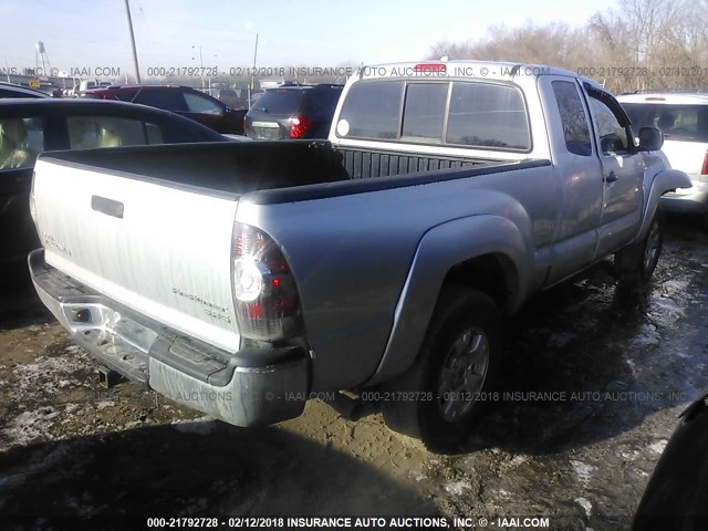 5TETX62N09Z598608 - 2009 TOYOTA TACOMA PRERUNNER ACCESS CAB SILVER photo 4