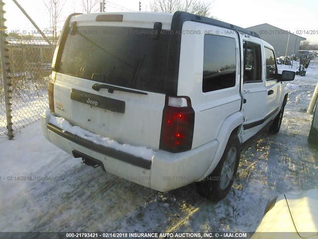 1J8HG48NX6C212474 - 2006 JEEP COMMANDER WHITE photo 4