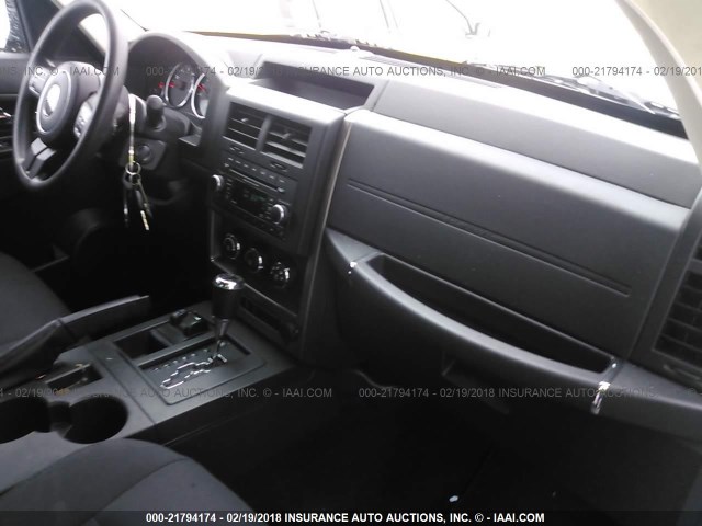 1C4PJMAKXCW111000 - 2012 JEEP LIBERTY SPORT 绿色 照片 5