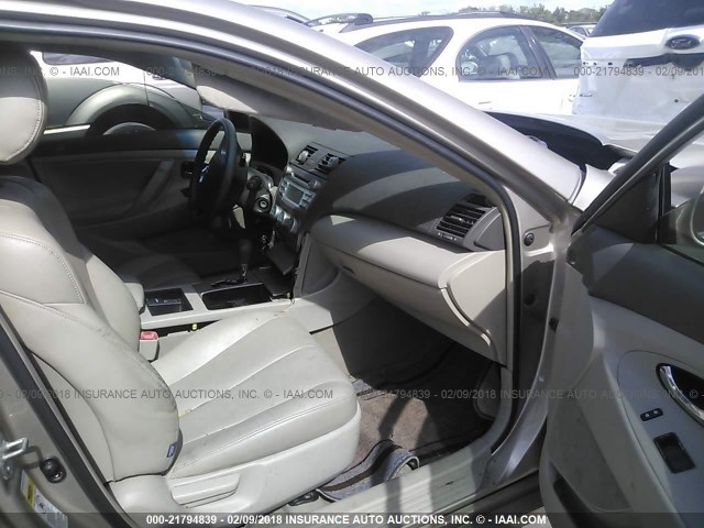 4T1BE46K79U855306 - 2009 TOYOTA CAMRY SE/LE/XLE ოქროსფერი ფოტო 5