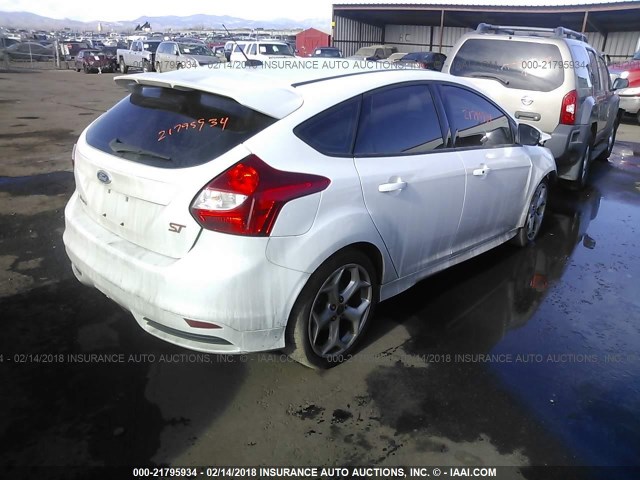 1FADP3L97EL299829 - 2014 FORD FOCUS ST WHITE photo 4